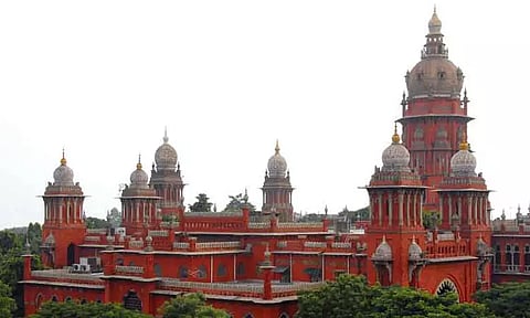 லூப் சாலை ஆக்கிரமிப்பு விவகாரத்தை அரசியலாக்க கூடாது - ஐகோர்ட்டு கருத்து