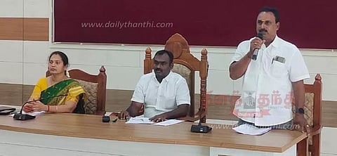 நகராட்சி கூட்டம்