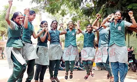 எஸ்.எஸ்.எல்.சி. தேர்வு நிறைவு; மாணவ-மாணவிகள் உற்சாகம்