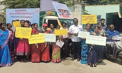 அரசு பள்ளியில் மாணவர்கள் சேர்க்கையை அதிகரிக்க மக்களிடையே விழிப்புணர்வு