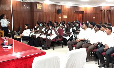 போலீஸ் நிலைய வரவேற்பாளர்களுக்கு புதிய செயலி அறிமுகம்