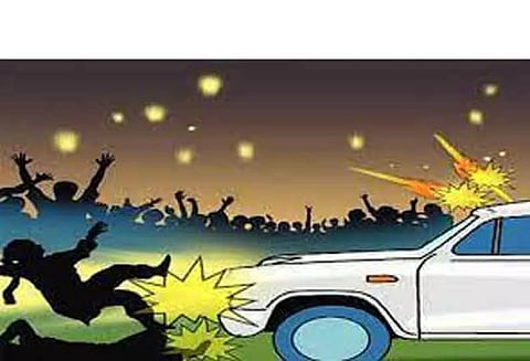 ஆம்புலன்ஸ் மோதி வியாபாரி பலி