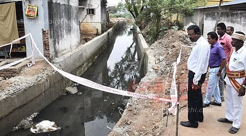 கலெக்டர் தினேஷ் பொன்ராஜ் ஆலிவர் ஆய்வு