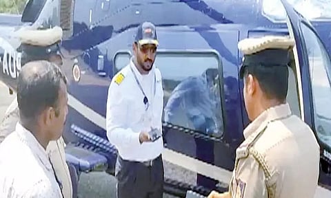 கர்நாடக காங்கிரஸ் தலைவர் டி.கே.சிவக்குமாரின் மனைவி சென்ற ஹெலிகாப்டரில் திடீர் சோதனை