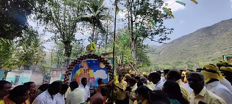 மங்கலதேவி கண்ணகி கோவிலில்சித்ரா பவுர்ணமி திருவிழா கொடியேற்றம் :திரளான பக்தர்கள் தரிசனம்