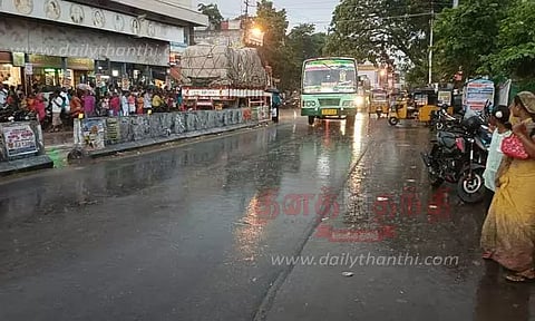 இடி-மின்னலுடன் பலத்த மழை; பொதுமக்கள் மகிழ்ச்சி