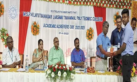 பாலிடெக்னிக் கல்லூரியில் சாதனையாளர்கள் விழா