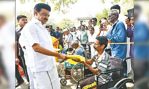 செங்கல்பட்டு பரனூரில் உள்ள மறுவாழ்வு இல்லத்தில் முதல்-அமைச்சர் மு.க.ஸ்டாலின் திடீர் ஆய்வு - குறைகளை கேட்டறிந்து, நல உதவிகளை வழங்கினார்