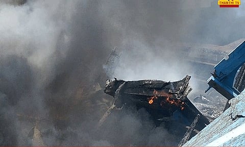 காசிமேட்டில் விசைப்படகுகளின் உதிரி பாகங்களை கொட்டும் இடத்தில் பயங்கர தீ விபத்து