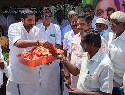 அ.தி.மு.க. சார்பில் நீர், மோர் பந்தல் திறப்பு