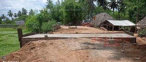 நாகங்குடி சாலையில் புதிய தரைப்பாலம் கட்டும் பணி தொடங்கியது