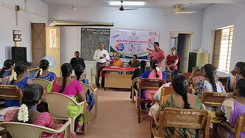 இல்லம் தேடி கல்வி திட்ட தன்னார்வலர்களுக்கு பயிற்சி