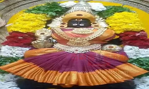 சிறப்பு அலங்காரம்