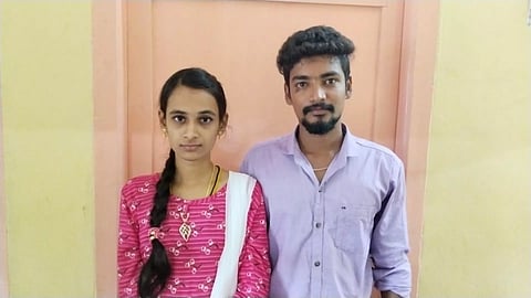 காதல் திருமண ஜோடி போலீஸ் நிலையத்தில் தஞ்சம்