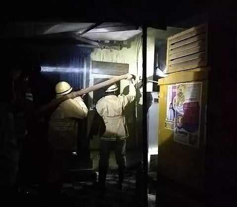 ஸ்டேட் வங்கியில் பயங்கர தீ விபத்து; கோடிக்கணக்கான பணம், நகைகளின் கதி என்ன?