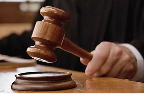 வீட்டை சேதப்படுத்திய 18 பேர் மீது வழக்கு