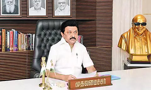 தமிழக அமைச்சரவையில் இலாகாக்கள் மாற்றியமைக்கப்பட உள்ளதாக தகவல்..!