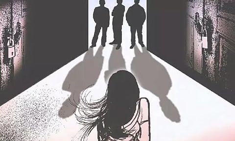 சேலத்தில் 14 வயது சிறுமி கூட்டு பாலியல் வன்கொடுமை - 5 பேர் கைது