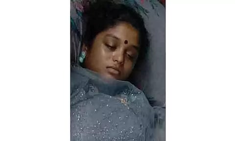 பிளஸ்-1 மாணவி தூக்குப்போட்டு தற்கொலை