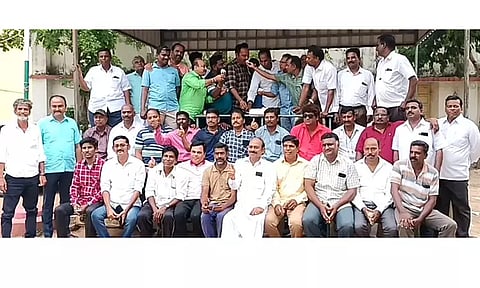 முன்னாள் மாணவர்கள் சந்திப்பு