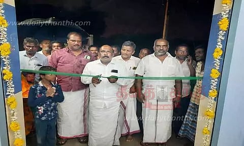 ரூ.7 லட்சத்தில் புதிய ரேஷன் கடை; மனோஜ் பாண்டியன் எம்.எல்.ஏ. திறந்து வைத்தார்