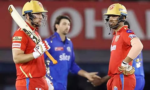 அதிரடியில் மிரள வைத்த லிவிங்ஸ்டன் - ஜிதேஷ் ஷர்மா..! பஞ்சாப் 214ரன்கள் குவிப்பு