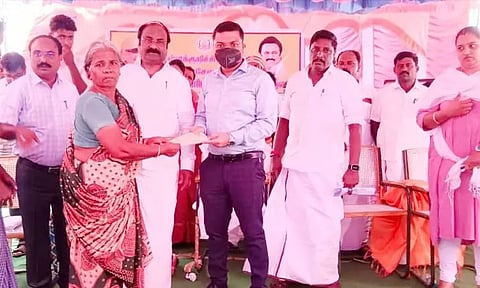 தகரையில் மக்கள் தொடர்பு திட்ட முகாம்: 296 பயனாளிகளுக்கு நலத்திட்ட உதவிகள் கலெக்டர் ஷ்ரவன்குமா வழங்கினார்