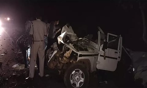 திருமண நிகழ்ச்சிக்கு சென்றபோது கார் விபத்து: 5 பெண்கள் உள்பட 11 பேர் பலி