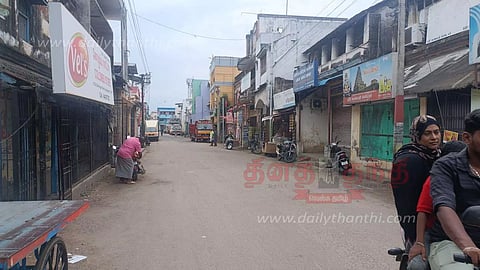 கும்பகோணத்தில் கடைகள் அடைப்பு