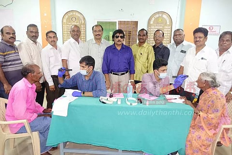 குடியாத்தம் ரோட்டரி சங்கம் சார்பில் இலவச கண் சிகிச்சை முகாம்