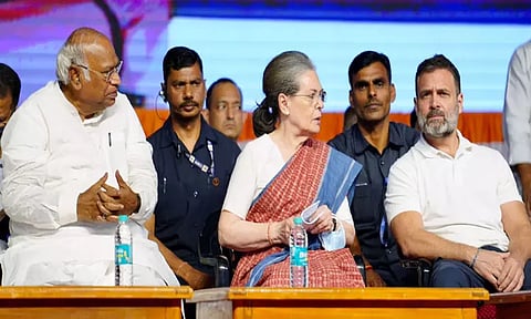 கர்நாடகத்தில் ஊழல் பா.ஜனதா ஆட்சியை தூக்கி எறிய சபதம் ஏற்க வேண்டும் - சோனியா காந்தி