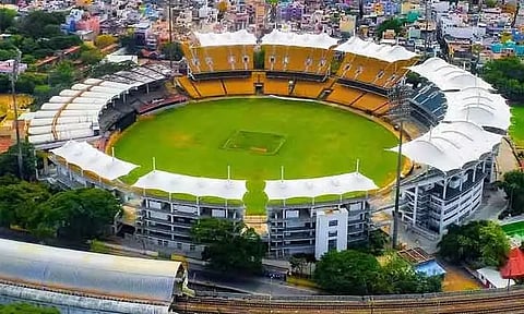 சேப்பாக்கத்தில் சென்னை-டெல்லி இடையிலான ஆட்டம் - நாளை டிக்கெட் விற்பனை