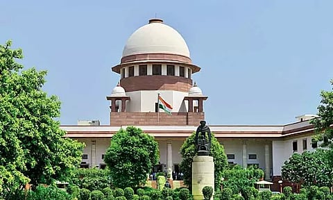 மணிப்பூர் கலவரம்; சுப்ரீம் கோர்ட்டில் மத்திய, மாநில அரசுகள் சார்பில் வழக்கறிஞர் ஆஜராகி விளக்கம்