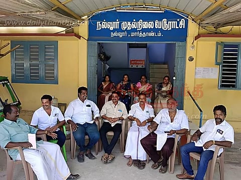 கவுன்சிலர்கள் உள்ளிருப்பு போராட்டம்