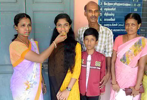 திண்டுக்கல் மாணவி நந்தினி மாநிலத்தில் முதலிடம்