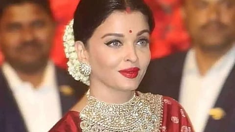 ஐஸ்வர்யா ராய்க்கு ரூ.800 கோடி சொத்து