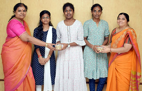 கற்பக விநாயகா மெட்ரிக் பள்ளி மாணவர்கள் சாதனை