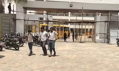 உத்தரவை மீறி வகுப்புகள் - பள்ளி மீது பாய்ந்த நடவடிக்கை