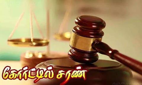 தி.மு.க நிர்வாகியை அரிவாளால் வெட்டிய வழக்கில் தலைமறைவாக இருந்த குற்றவாளி அம்பத்தூர் கோர்ட்டில் சரண்