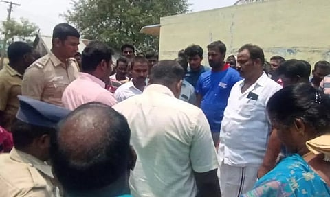 நீர்நிலை ஆக்கிரமிப்புகளை அகற்ற எதிர்ப்பு