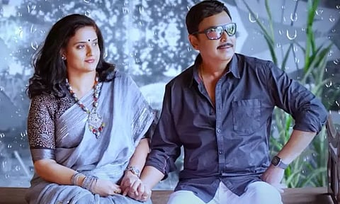 மனைவியை பழிவாங்க ரூ.15 கோடியில் சினிமா படம் எடுத்த நடிகர் நரேஷ்...!