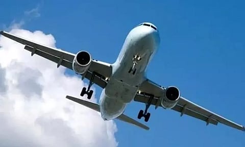 மோசமான வானிலை: 14 பெங்களூரு விமானங்கள் சென்னையில் தரையிறங்கின - பயணிகள் அவதி