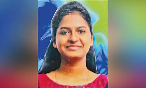 ஆன்லைன் விளம்பரம் மூலம் பணமோசடி: கல்லூரி மாணவி தற்கொலை வழக்கில் மேற்கு வங்க வாலிபர்கள் 3 பேர் கைது