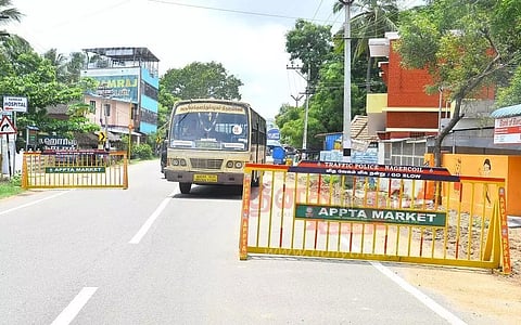 நாகர்கோவில் அருகே பஸ் மீது கார் மோதல்: பலியான 4 பேர் பற்றி உருக்கமான தகவல்கள்