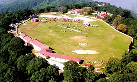 உயரமான கிரிக்கெட் மைதானம்