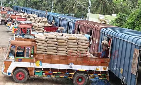 குமரிக்கு 1,250 டன் அரிசி வந்தது