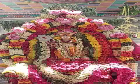 அக்னி நட்சத்திர விழாவையொட்டி சென்னிமலை முருகன் கோவிலில் சிறப்பு அபிஷேகம்