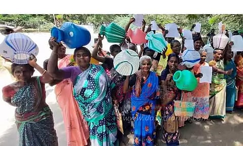 குடிநீர் கேட்டு காலிகுடங்களுடன் முற்றுகை