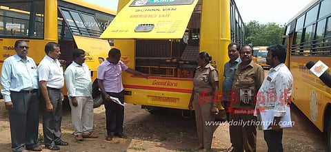 அந்தியூரில் 304 பள்ளிக்கூட வாகனங்கள் ஆய்வு