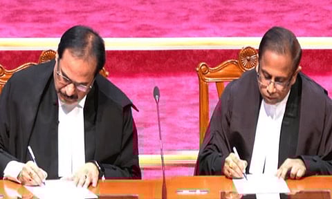 சுப்ரீம் கோர்ட்டு நீதிபதிகளாக பிரசாந்த் குமார் மிஷ்ரா, கே.வி. விஸ்வதான் ஆகியோர் பதவியேற்பு